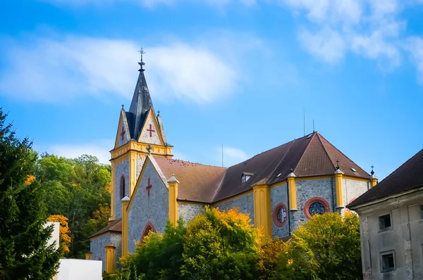 Iglesia en Hluboka nad Vltavou ciudad —  Fotos de Stock