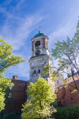 saatleri ile eski kule