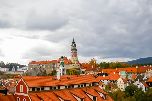 Prohlédni na červené střechy v Českém Krumlově — Stock fotografie