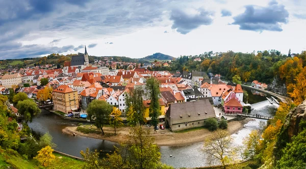 Vista sobre los tejados rojos en Cesky Krumlov — Foto de Stock