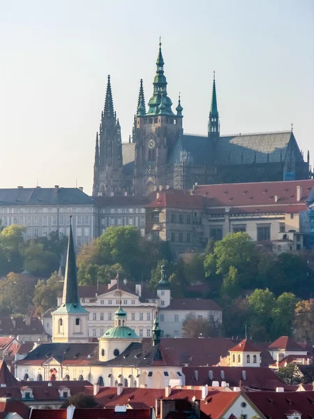 Visa på Prag och saint vitus-katedralen — Stockfoto