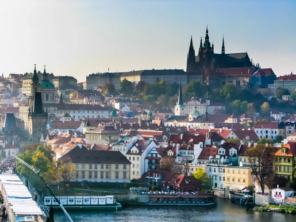 Visa på Prag och saint vitus-katedralen — Stockfoto