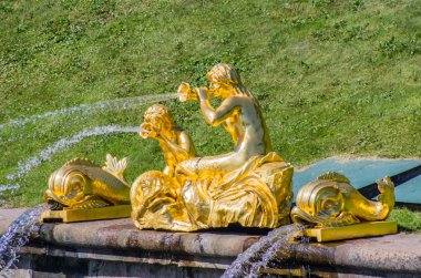 peterhof yılında altın heykeli