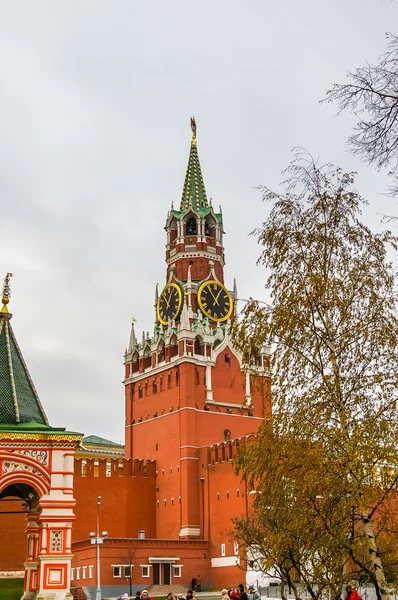 Uitzicht in kasteel Kremlin in Moskou — Stockfoto