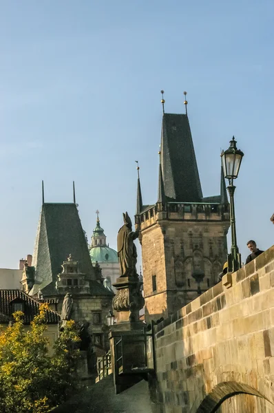 Widok na most Charlesa w Pradze — Zdjęcie stockowe