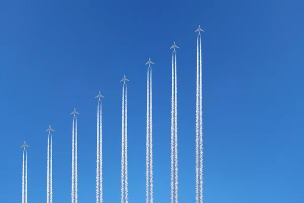 Graphs of diagramme made of airplanes and its trailes — Stock Photo, Image