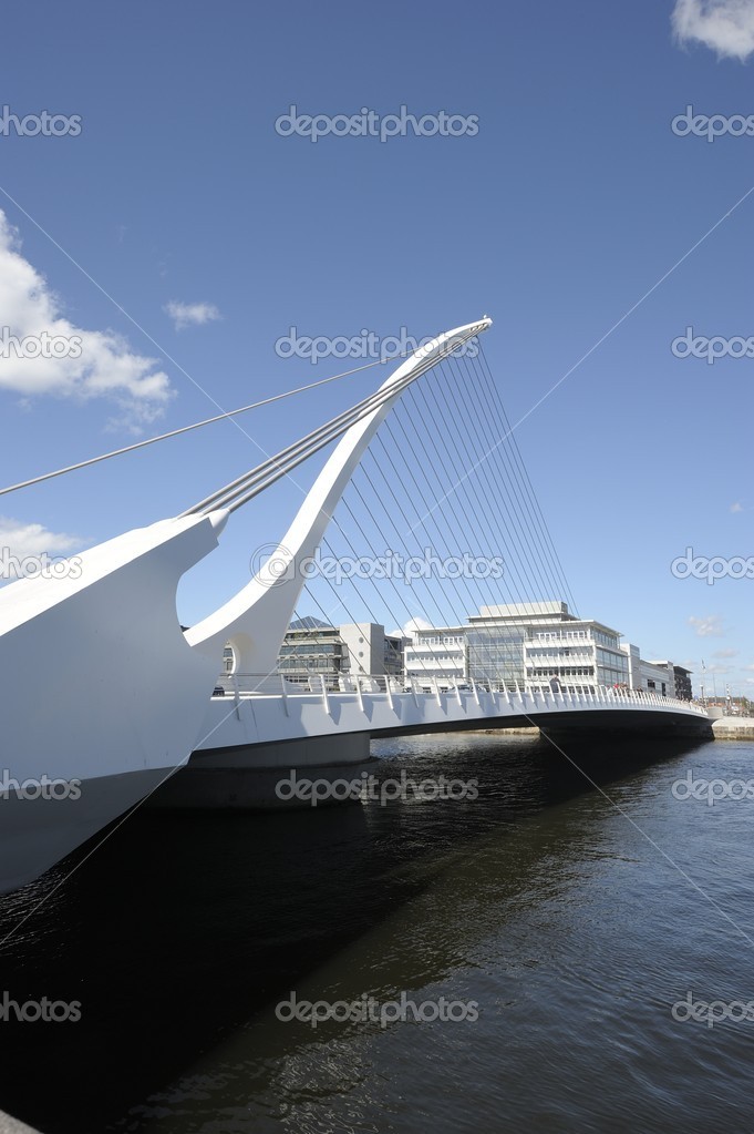 The Samuel Beckett Bridge in Dublin, Ireland — Stock Photo