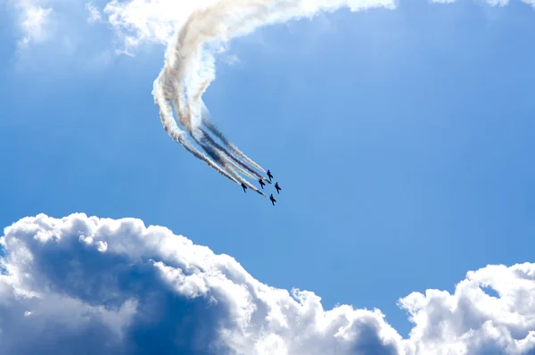 Acrobacias — Foto de Stock