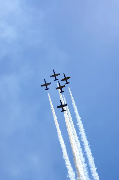 Acrobacias — Foto de Stock