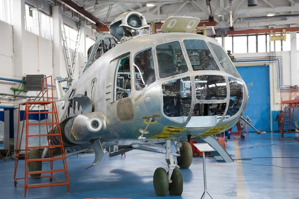 Reparation av helikoptrar — Stockfoto