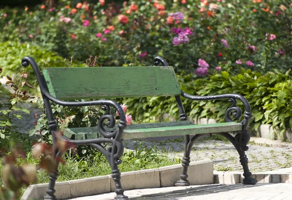 Wrought iron garden bench — Stock Photo, Image
