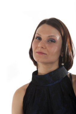 Mavi elbiseli genç bayan.