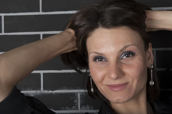 Portrait of a young woman — Stock Photo, Image