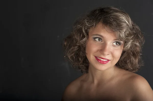 Portrait d'une jeune fille bouclée — Photo