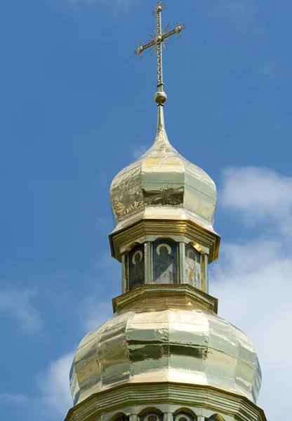 Domos de oro de Kiev-Pechersk Lavra —  Fotos de Stock