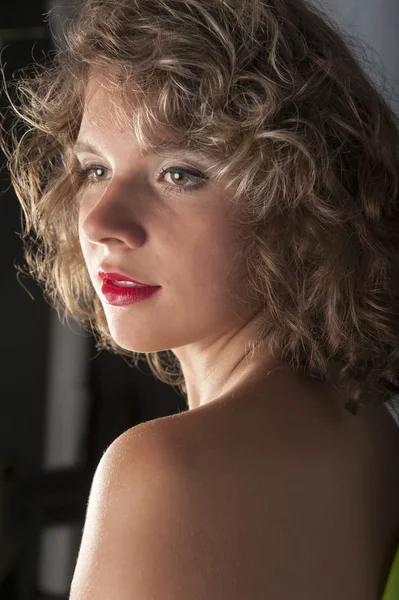 Unga curly girl — Stockfoto