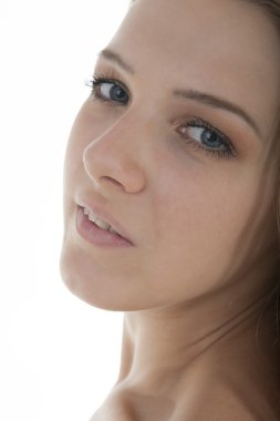 çekici sarışın genç portresi