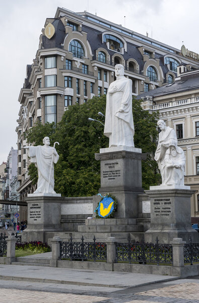 Великая Киевская княгиня Ольга, Апостол Андрей, Святые Кирилл и метод
