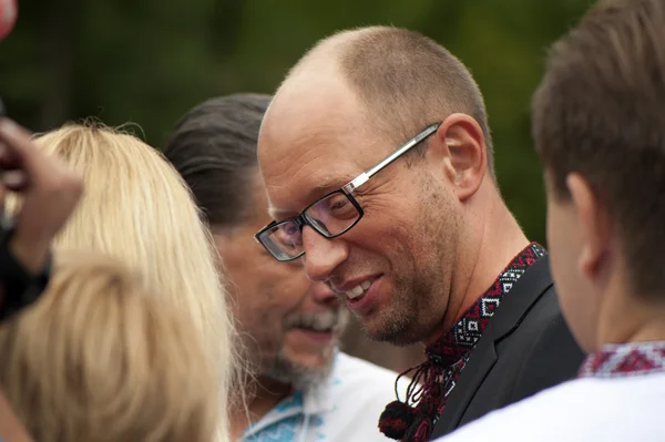 arseniij yatseniuk bir