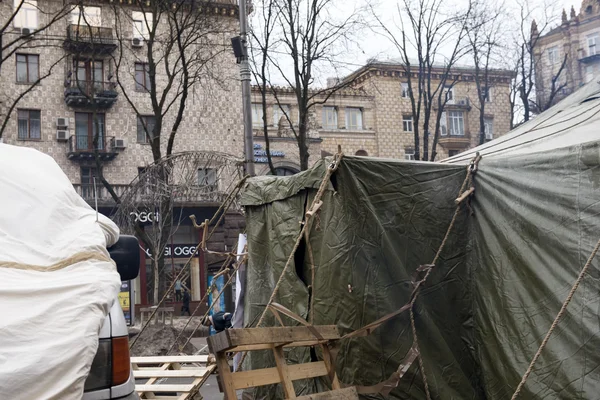 Military tents along Khreschatyk Street in Kiev — Stock Photo, Image