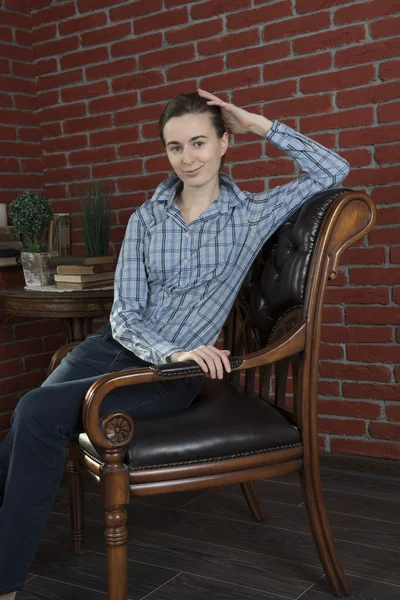 Portrait of a young woman — Stock Photo, Image