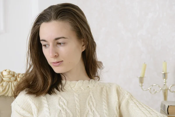 Portrait of a young woman — Stock Photo, Image