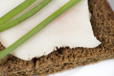 siyah çavdar ekmeği domuz yağı ile