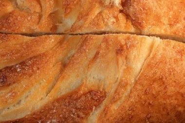 Siyah arka plan makro fotoğrafçılığında şekerli çörek.