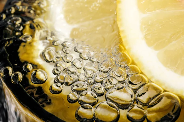 Streszczenie Słodka Zimna Lemoniada Bąbelkami Gazu Zbliżenie Makro Fotografii — Zdjęcie stockowe
