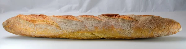 Λευκό Ψωμί Σιταριού Μορφή Μπαγκέτας Λευκό Φόντο Κοντινό Πλάνο Υγιεινή — Φωτογραφία Αρχείου