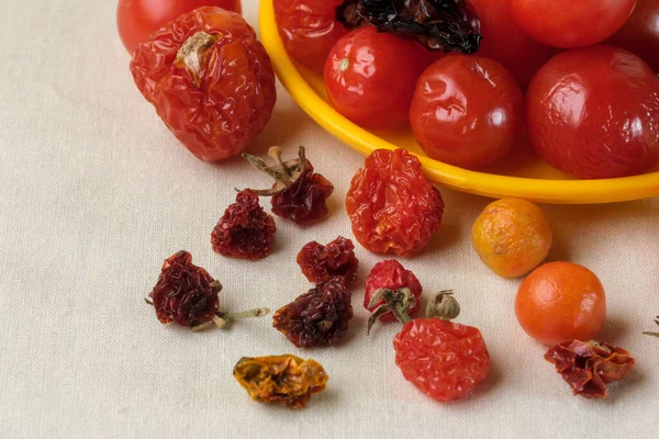 Sun Dried Dried Small Ripe Cherry Tomatoes Light Cloth Background — Fotografia de Stock