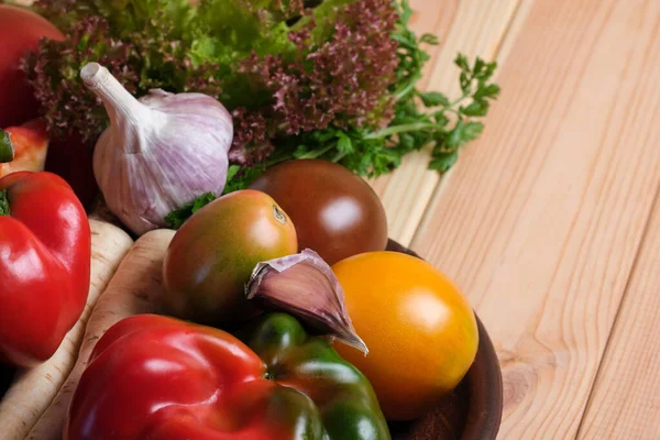 Aménagement Végétal Avec Tomates Poivrons Doux Sur Une Table Bois — Photo