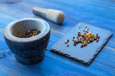 Granit havanda biber. yemek fotoğrafı konsepti