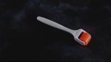 Tıbbi mikro iğne terapisi için Dermaroller. Deri silindiri, mesoroller, meso-roller, mezopen