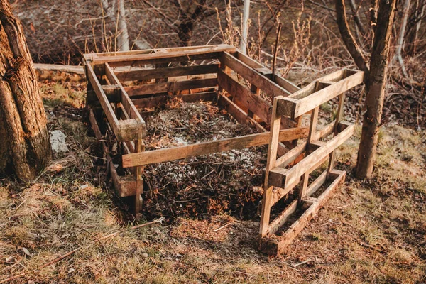 Otevřený Europaletový Kompostér Zahradě Zahradou Kuchyňskými Zbytky Uvnitř Koncept Permakulturní — Stock fotografie