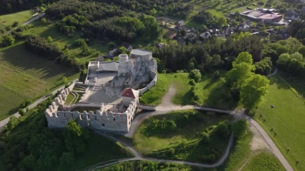 Ερείπιο Κάστρο Rabsztyn Στην Πολωνία Πολωνικά Jurassic Highland Μονοπάτι Προβολή — Αρχείο Βίντεο