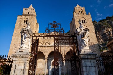 Cefalu Katedrali
