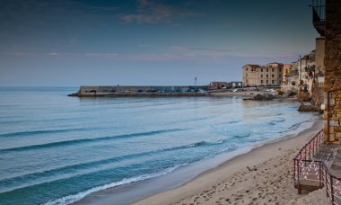 Cefalu Limanı