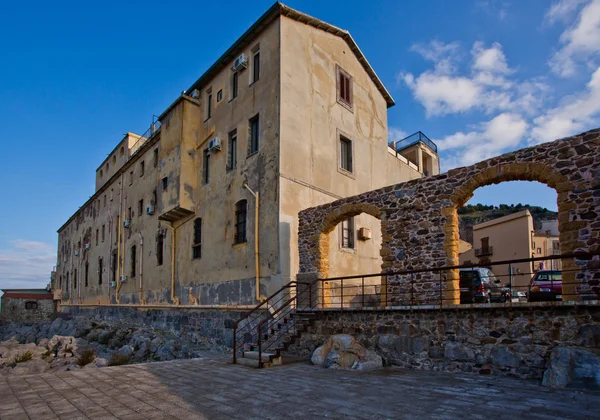 Edificio del puerto de Cefalu — Foto de Stock