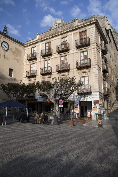 Cefalu straatbeeld. — Stockfoto