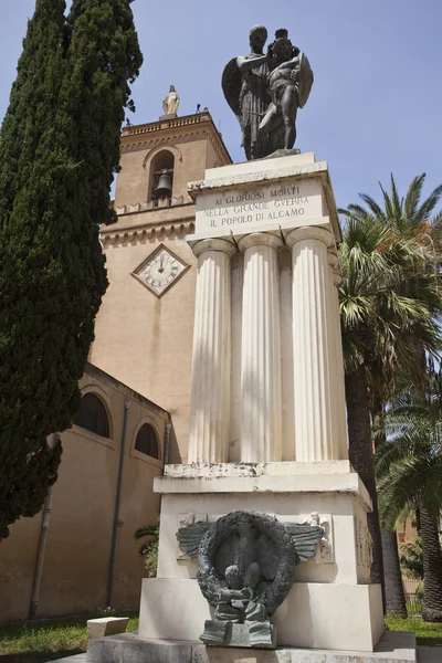 Großes Kriegerdenkmal — Stockfoto