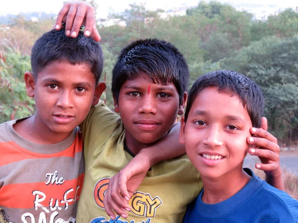불 쌍 한 인도 소년 — 스톡 사진