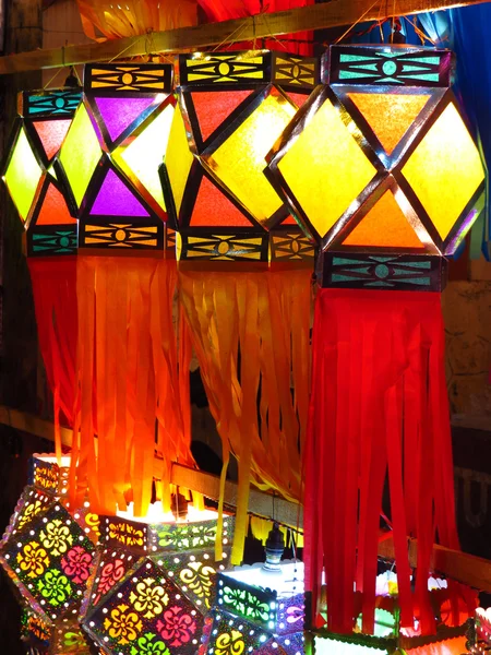 tradional diwali fenerler