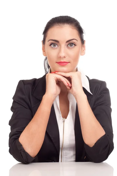 Porträt einer Geschäftsfrau auf ihrem Schreibtisch — Stockfoto