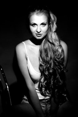 siyah beyaz kadın portresi