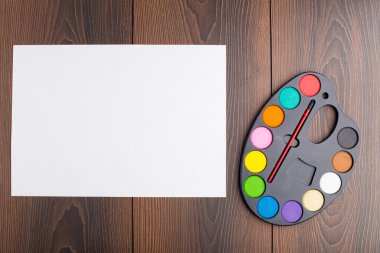 plastik sanat paleti ve tuval