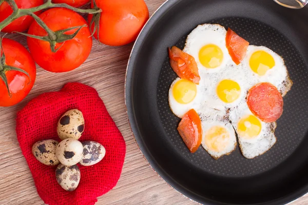 Huevos de codorniz fritos —  Fotos de Stock