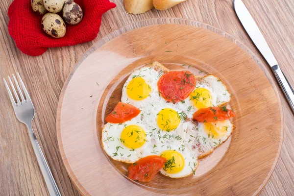 Fried quail eggs — Stock Photo, Image