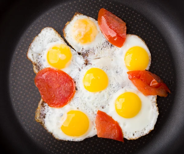 Fried quail eggs — Stock Photo, Image