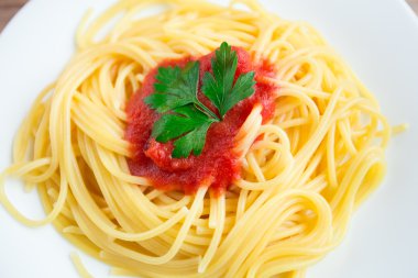 Tabakta spagetti